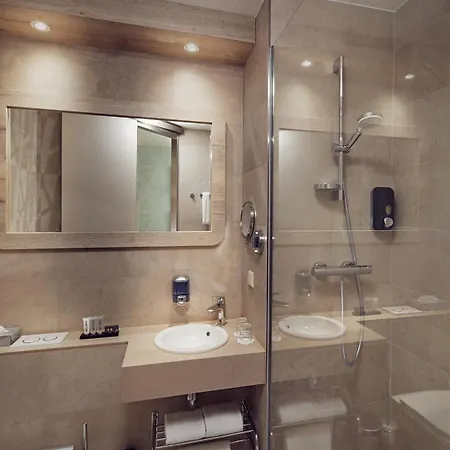 Hotel Inntel Centre 4*