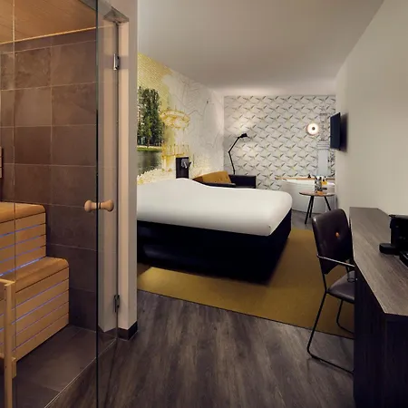 호텔 인텔 센터 4*