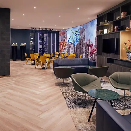 호텔 인텔 센터 4*