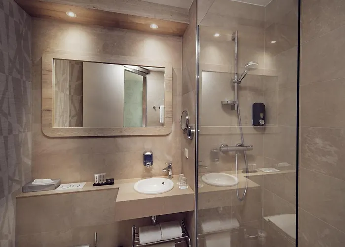 Hotel Inntel Centre 4*