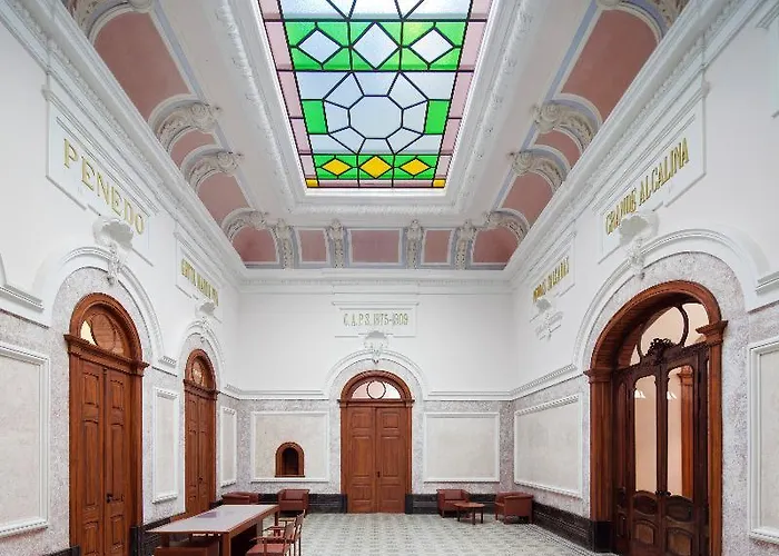 Inntel Centre מלון 4*