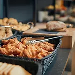 Inntel Centre מלון 4*